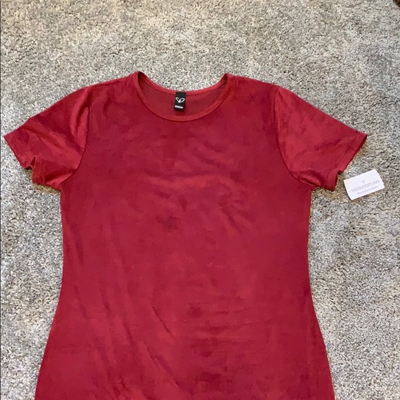 Windsor bodycon T-Shirt dress in burgundy - Picture 2 of 4